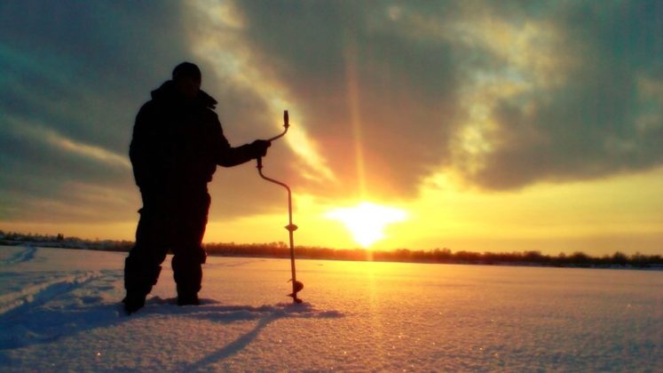 видео рыбалки сетями зимой видео