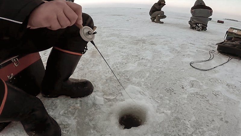 Рыбалка на безмотылку зимой видео техника - Как лучше всего использовать