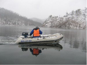зимой на спиннинг с лодки